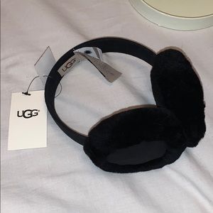 UGG Earmuffs - Black